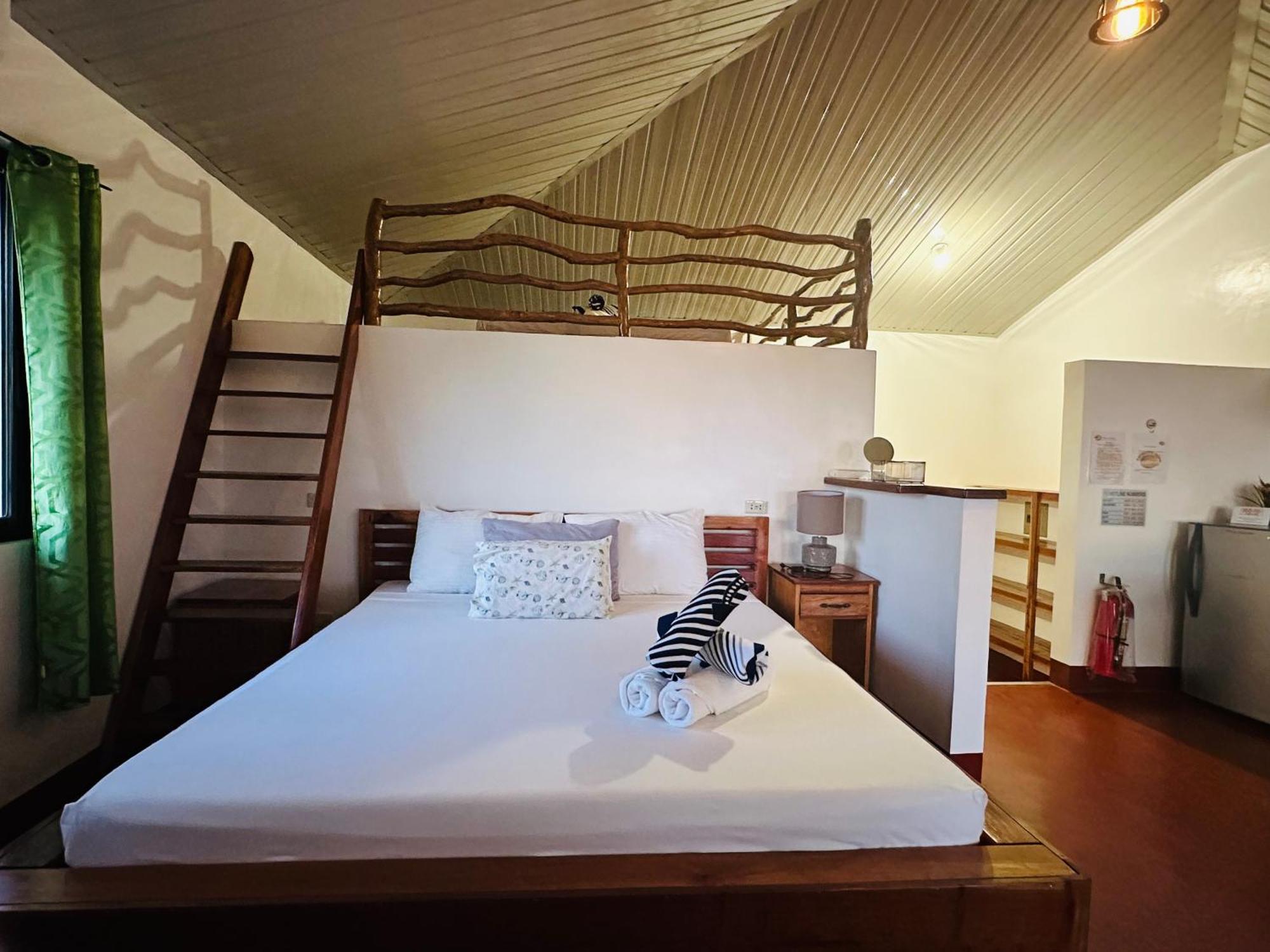 Tongatok Cliff Resort Mambajao Exterior photo