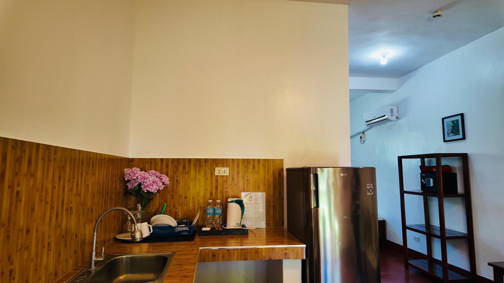 Tongatok Cliff Resort Mambajao Exterior photo